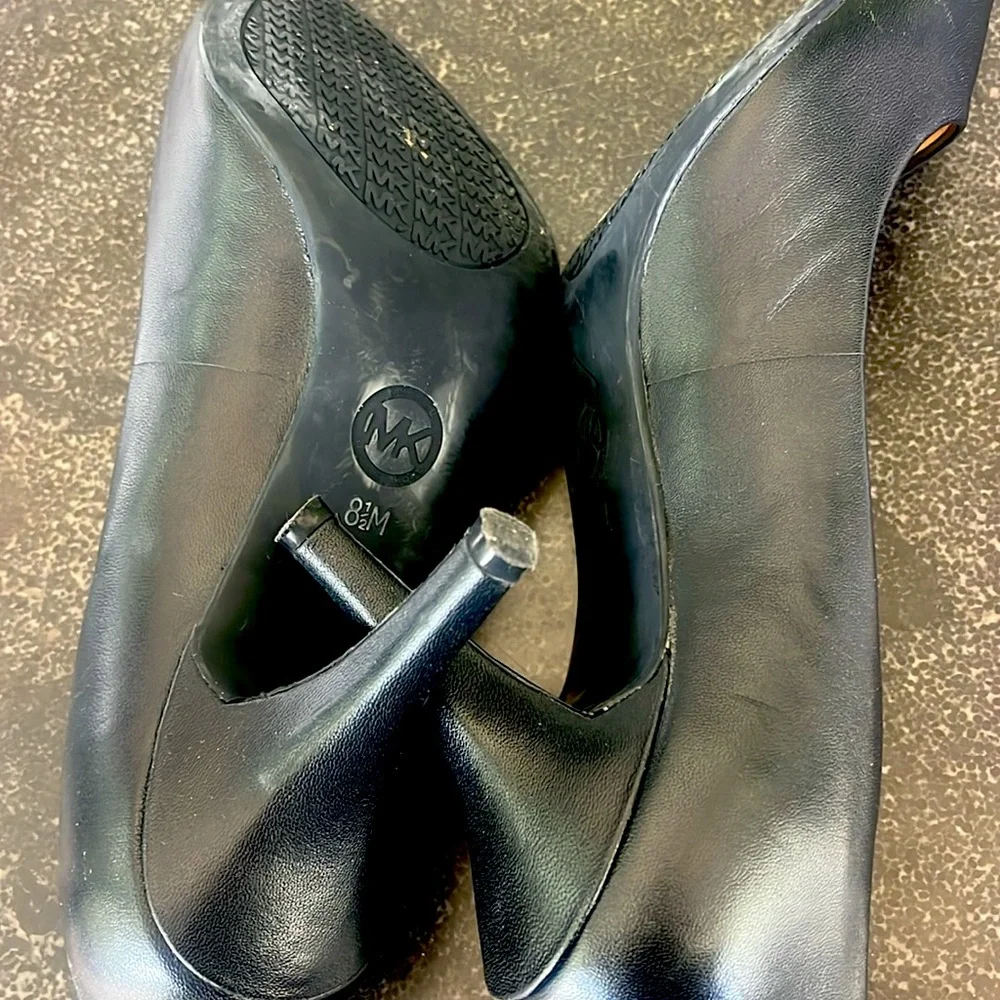 EUC Michael Kors Black leather 3” Pointed Toe Heels 8.5